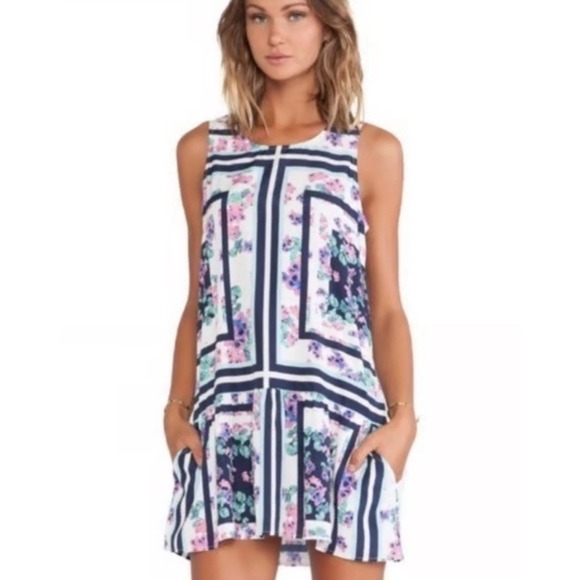 Lovers + Friends Womens Dress M White Blue Floral Mini Ruffle Beachy Girly Date - Picture 1 of 16